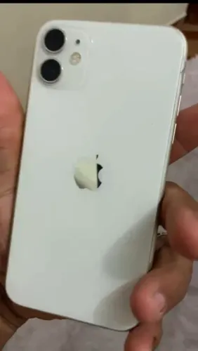 Iphone 11, em ótimo estado