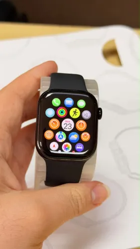 APPLE WATCH SERIES 11 ? 42MM Jet Black