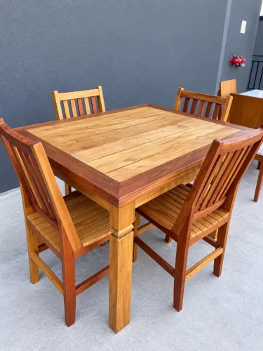 MESA DE JANTAR COM 4 CADEIRAS PEROBA ROSA (NOVA)