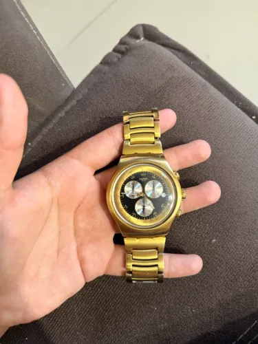 Swatch cara preta