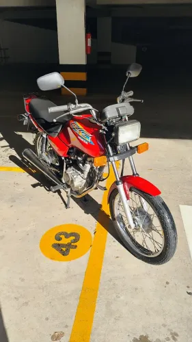 Moto CG 125 restaurada