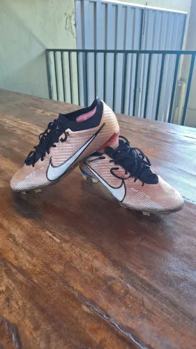 Chuteira nike mercurial