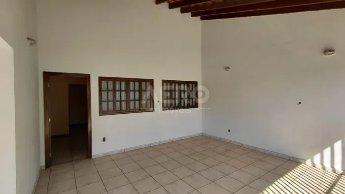 Casa para aluguel com 230 m² e 4 quartos em Parque Jardim Europa, Bauru - SP