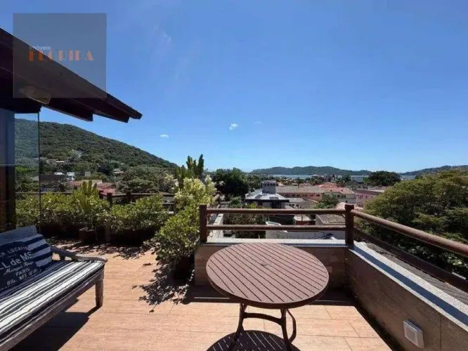 Cobertura duplex com 3 suítes na Lagoa da Conceição