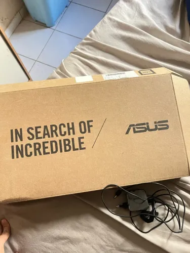 Notebook seminovo, muito conservado! Pouquíssimo uso