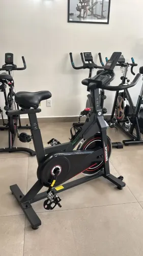 M- SPINNING, BICICLETA ERGOMÉTRICA PARA ACADEMIA E RESIDÊNCIA. TREINOS ILIMITADOS