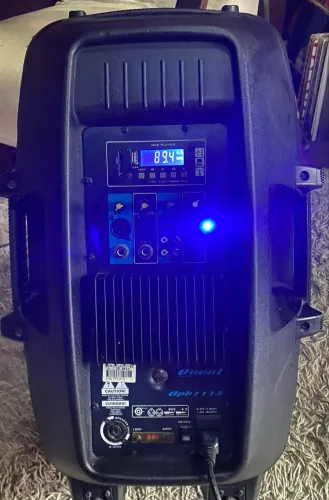 Caixa ativa oneal Alto-falante de 15 de 300w som pega PENDRAIVE e Bluetooth 