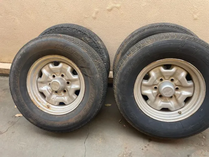 jogo de rodas com pneus Camionete D20 aro 16
