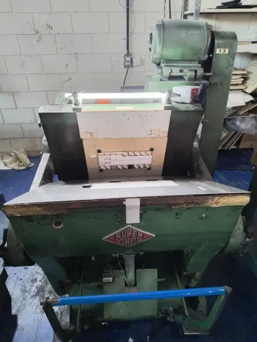 MAQUINAS DE CORTE E VINCO