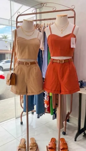 Conjunto de roupa feminina 