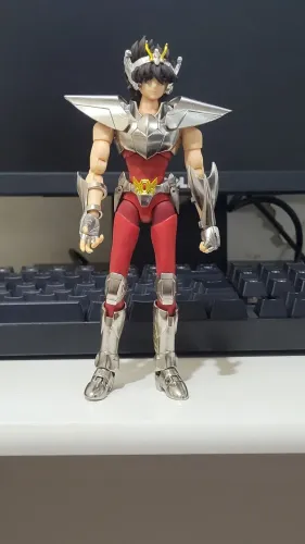 Action figure Seiya De Pégaso Cavaleiros Do Zodíaco Cloth Myth V2, versao especial