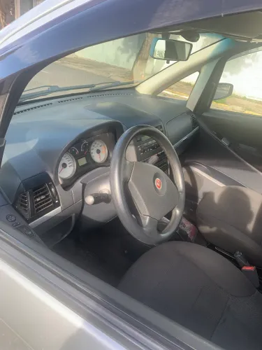 Fiat Idea ELX 1.4 MPI Fire Flex 8V 5P 2010