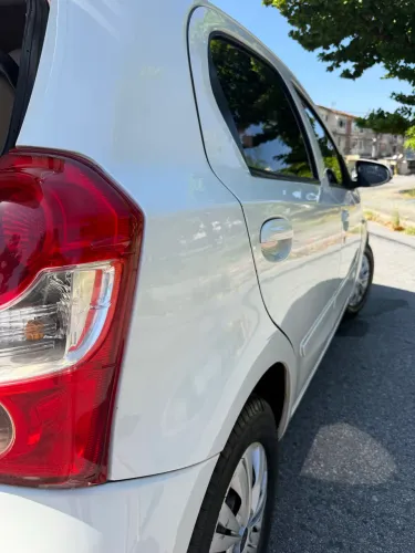 Toyota Etios X 1.3 Flex 16V 5P Mec. 2014