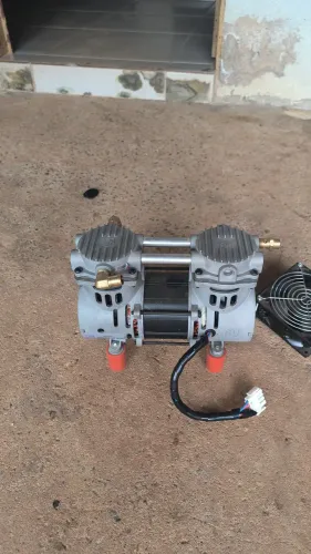 Bomba de vácuo e compressor.