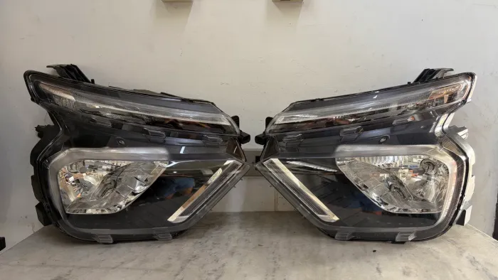 Par de farol Citroen c3 novo original 2021/2025 