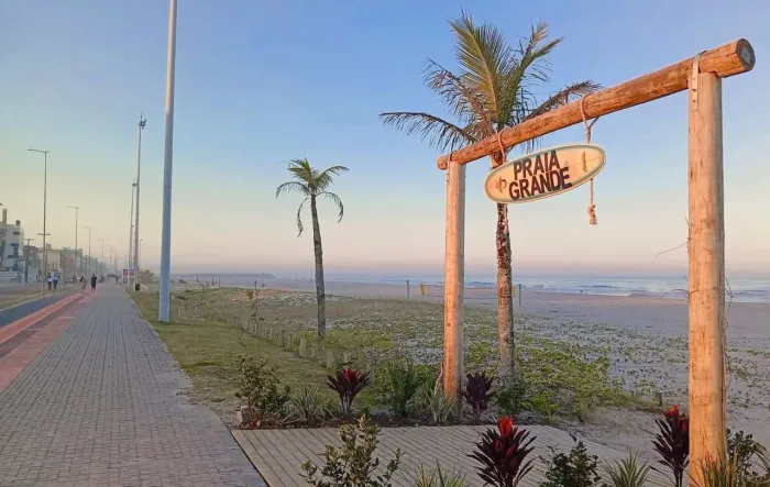 Alugo apartamento por dia Praia de Matinhos Feriadão independência disponivel