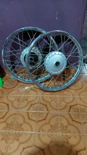 Roda Moto Yamaha YBR 2012