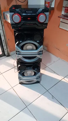 Som perfeito com 1 ano de garantia! Aceito cartão