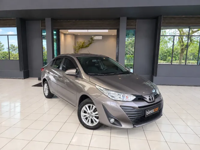 Toyota Yaris XL Sedan 1.5 Flex 16V 4P Aut. 2019