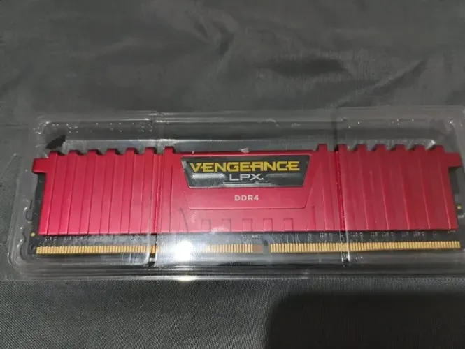 Memória Corsair Vengeance LPX