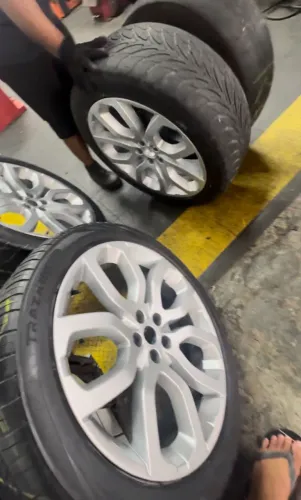 4 Rodas Aro 20 Evoque + Pneu usado - 5x108