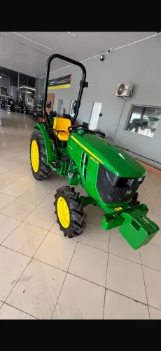 Vendo Trator John Deere 3036 EN (Zero/Ano 2023) - Diesel, 4x4, 36 cv