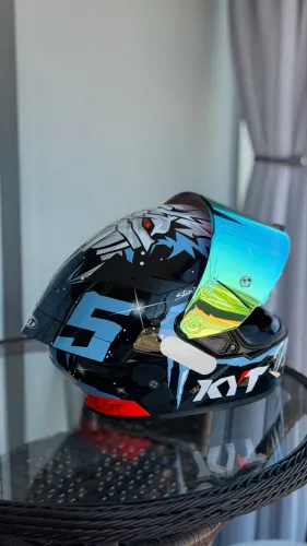 Capacete KYT