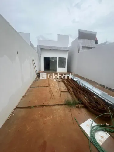 Casa à venda em Vila Real com 58m², 2 Quarto(s), 3 Vaga(s).