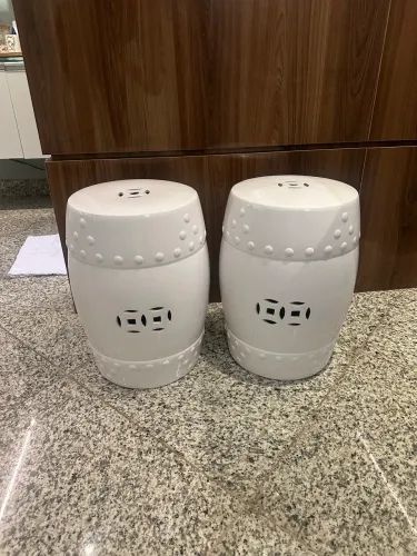 2 Puffs Garden em cerâmica esmaltada branco