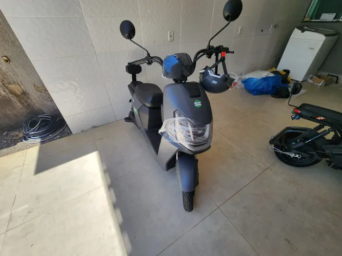 Duas moto elétricas zero km leia descrição