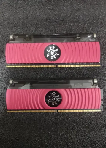 Memória RAM XPG Spectrix D80 DDR4 RGB 16GB (2x8GB) 3000MHz