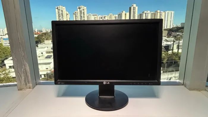 Vendo Monitor LG Flatron 19EB13 LED 18,5?
