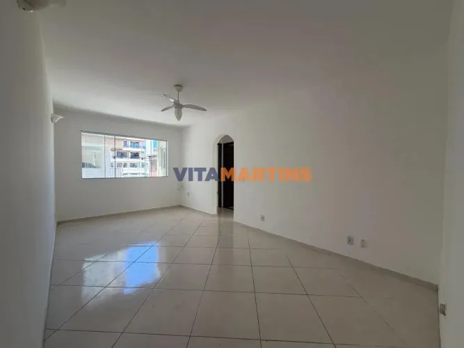 Apartamento a 100 metros da Praia do Forte com 2 quartos no Algodoal em Cabo Frio/RJ para