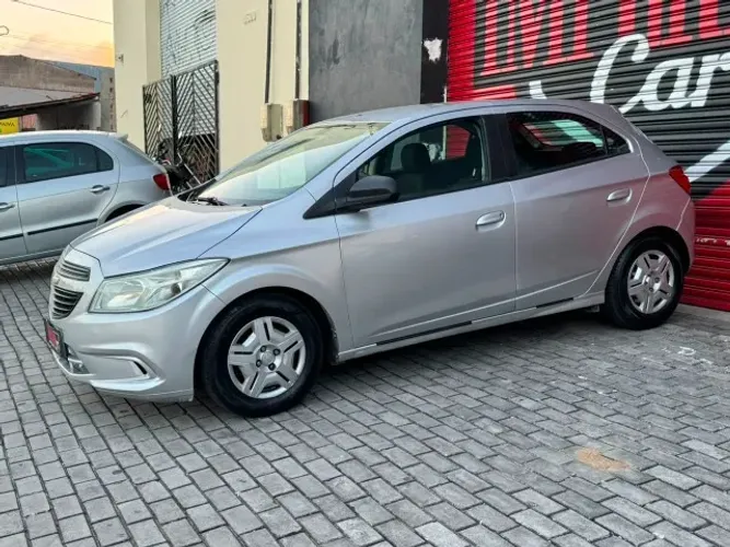 Chevrolet Onix JOY Hatch 1.0 8V Flex Mec. 4P 2017