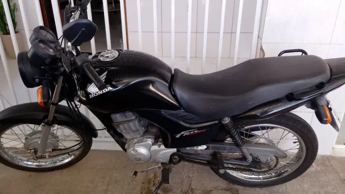 Moto um