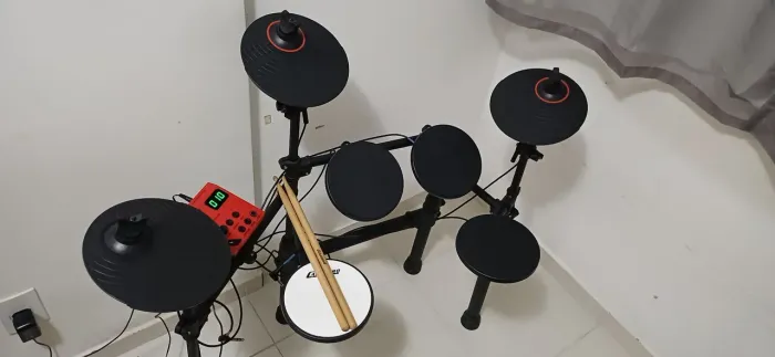 Bateria Carlsbro CSD100 seminova