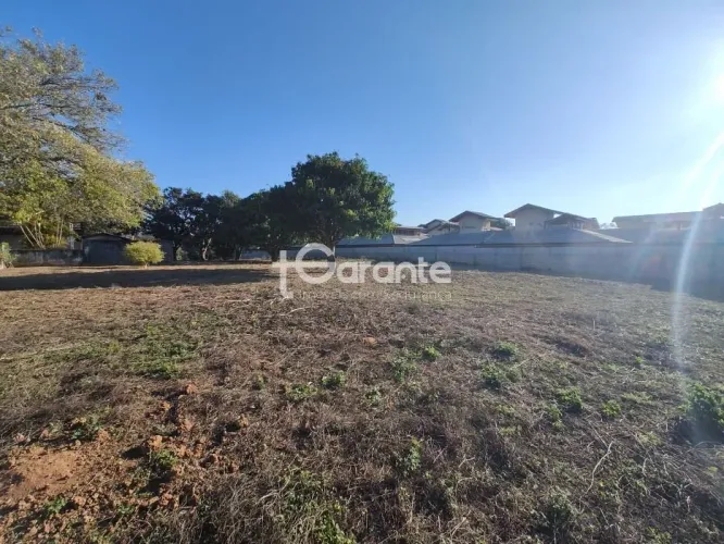 Terreno 500 metros em Atibaia, topografia plana, murado, pronto para construir, aceita fin