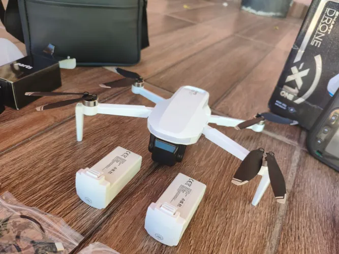 Drone Genai Smart X1 One - 2 baterias + Controle com Tela