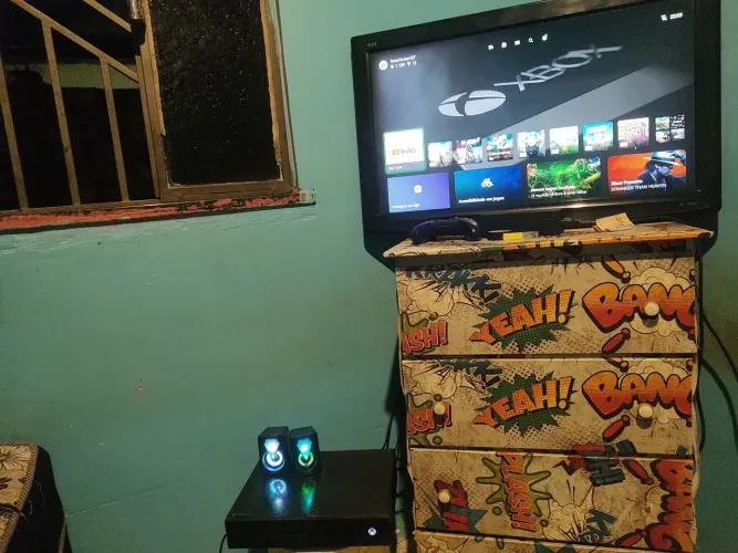 TV Panasonic 32" (Ler descrição - Ótima pra Games/Monitor)