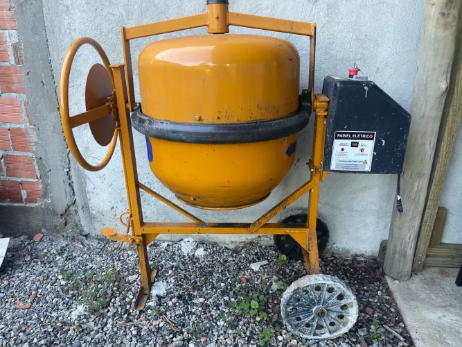 Betoneira Robusta Profissional 150 Litros 1/2cv 220v Maqtron 220v