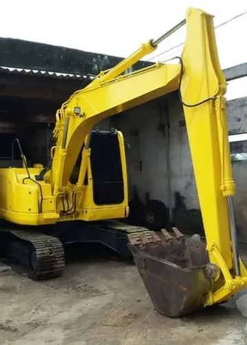 Escavadeira komastsu PC 138