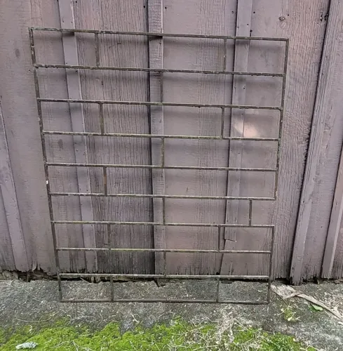 Grade ferro com pequena deformação