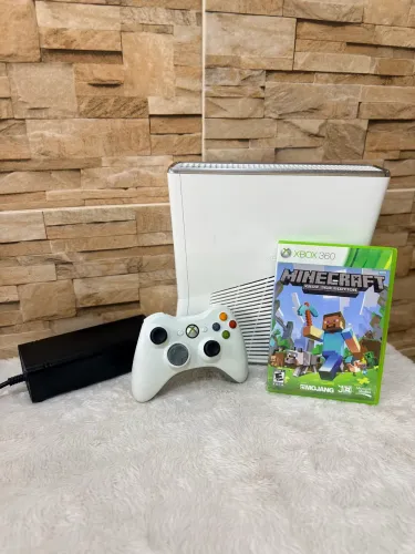 Xbox 360 Slim Branco Bloqueado Ed.Especial ( aceito cartão / faço envio )