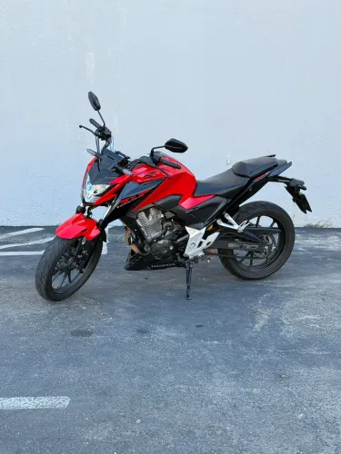 HONDA CB 300F TWISTER 2024 - Impecável