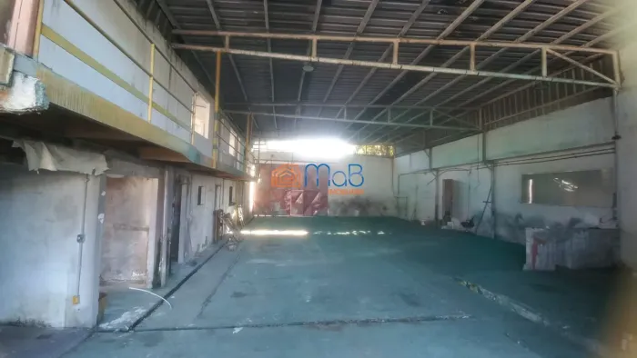 Galpão comercial na Granja dos Cavaleiros