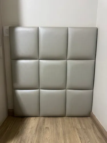 Cabeceira estofada modulada