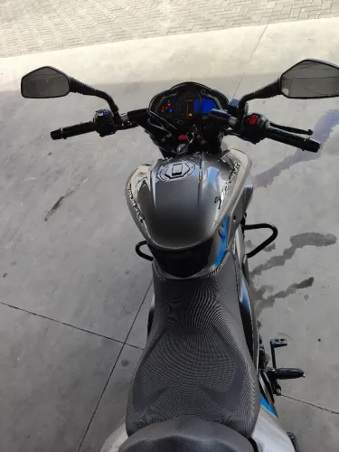 Bajaj Dominar 200 Cinza