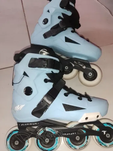 Vende-se patins