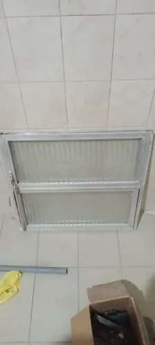 Basculante de Alumínio.