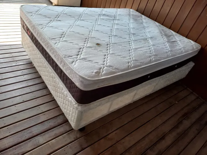 Cama Box de casal 